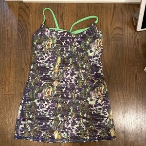 Womens Size 6 Lululemon yoga top